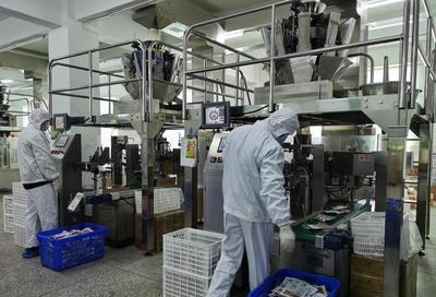 兄弟同心，其(qi)利(li)斷金(jin) 從(cong)百萬(wan)到上億，創二(er)代引(yin)領休(xiu)閑食品(pin)工(gong)廠(chang)的(de)華(hua)麗(li)蛻變(bian)